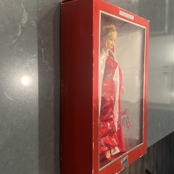 NIB! Barbie 2000 Collector Edition! - Picture 7 of 10